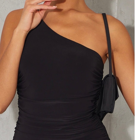 PRETTY LITTLE THING black dress/ women, new with tag ! - Picture 5 of 5